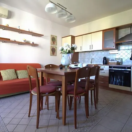 La Casa Di Noemi بيت للعطل *